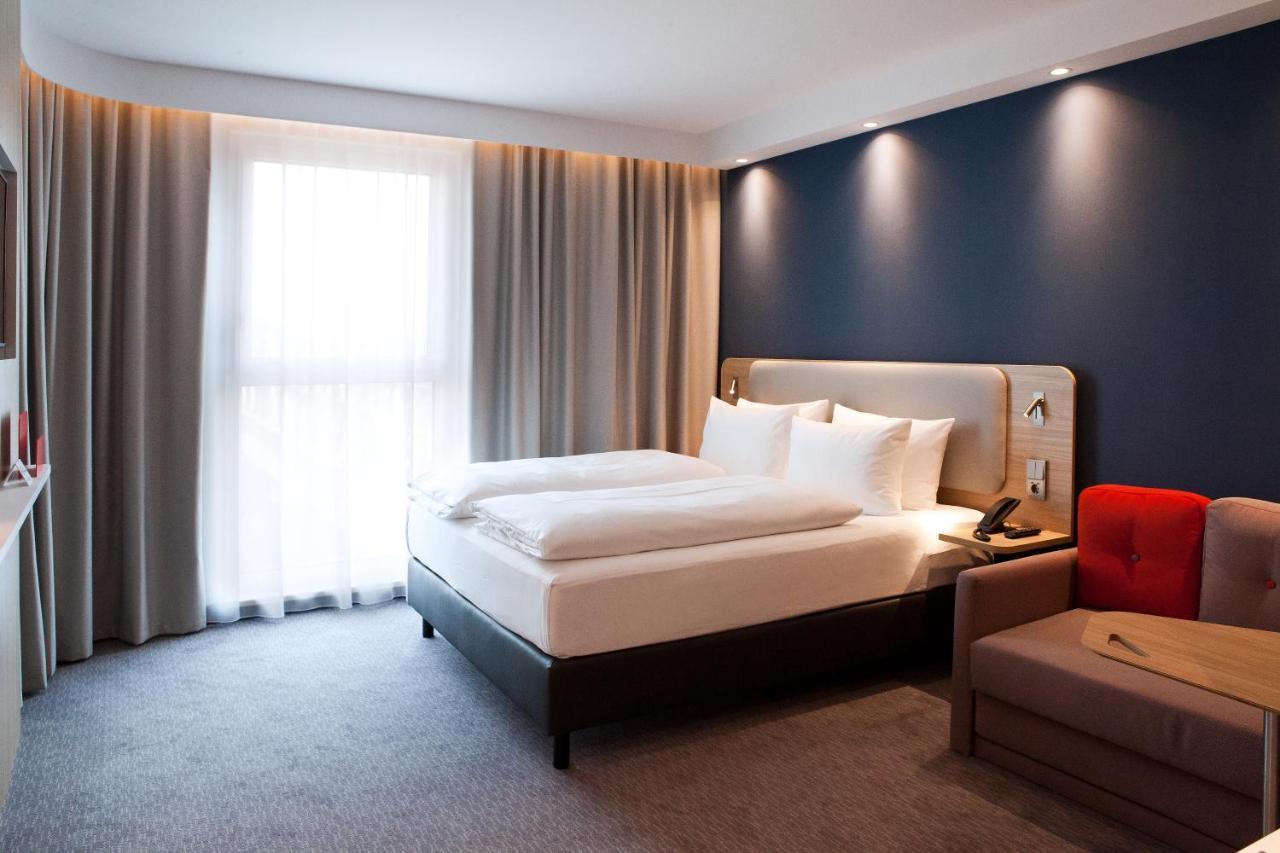 Holiday Inn Express Fuerth By Ihg ภายนอก รูปภาพ