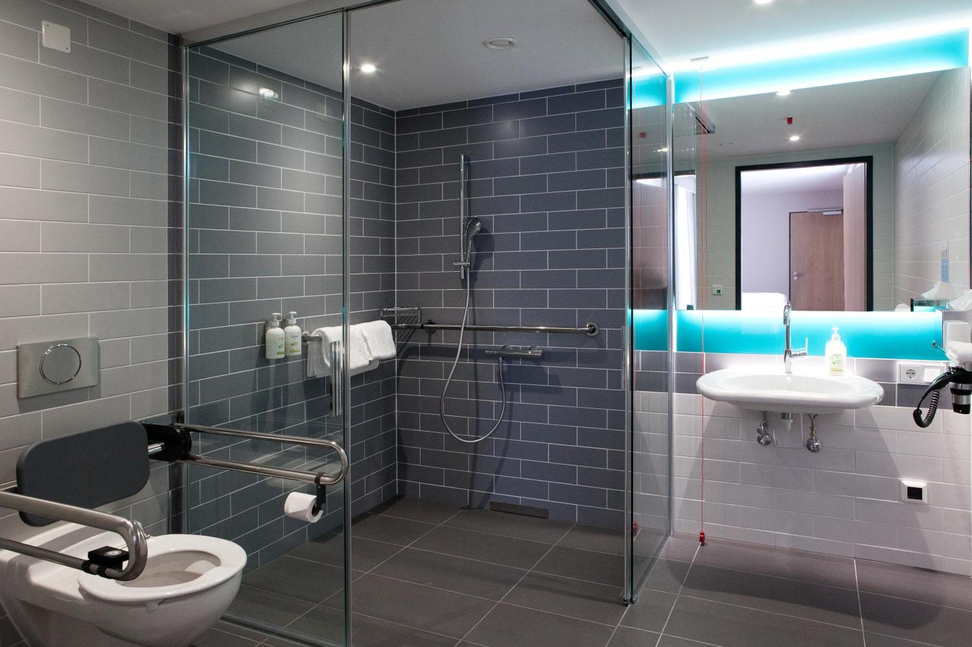 Holiday Inn Express Fuerth By Ihg ภายนอก รูปภาพ