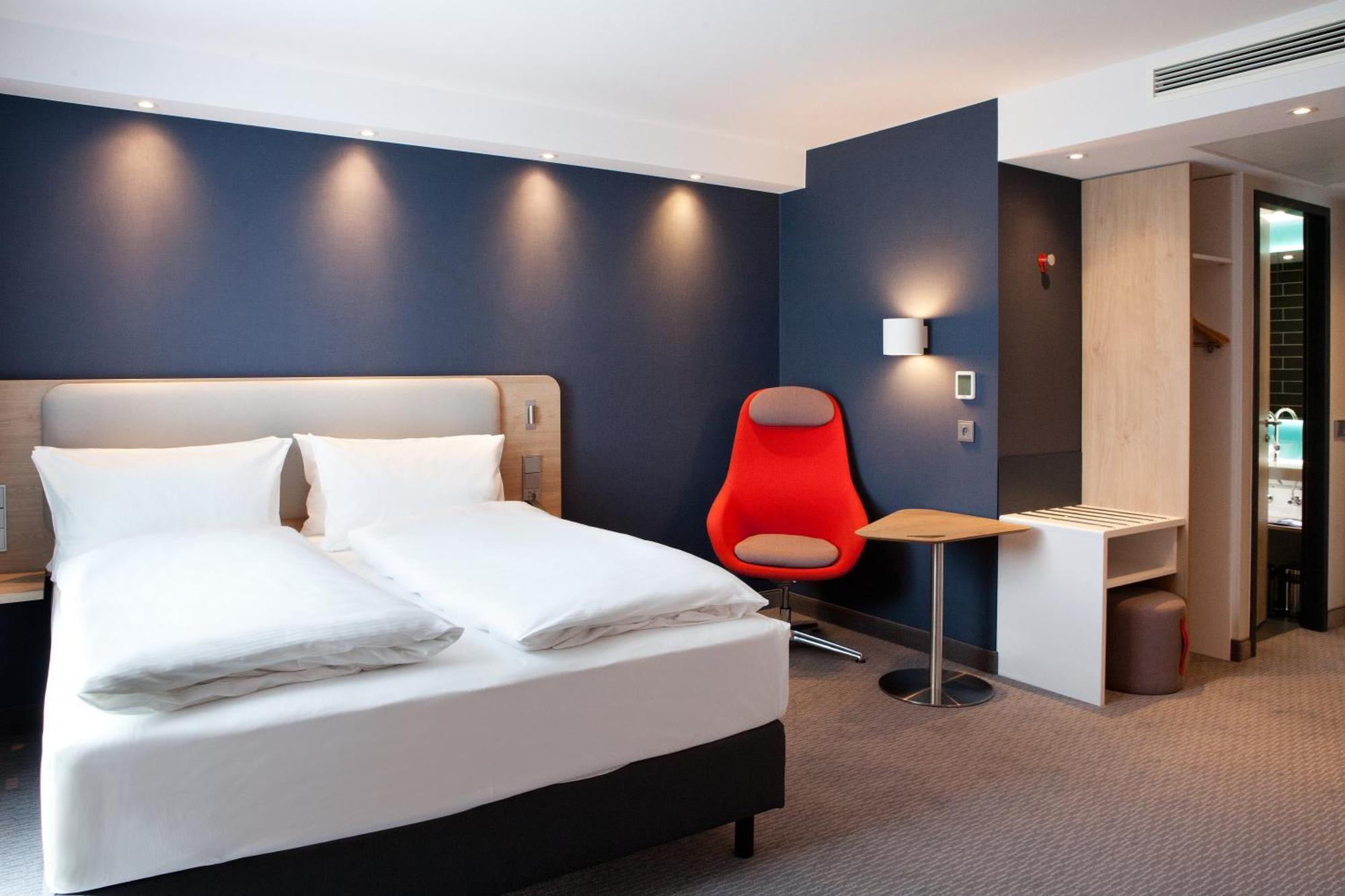 Holiday Inn Express Fuerth By Ihg ภายนอก รูปภาพ
